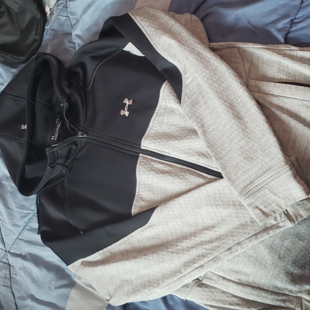 Mens large under armour zip up hoodie